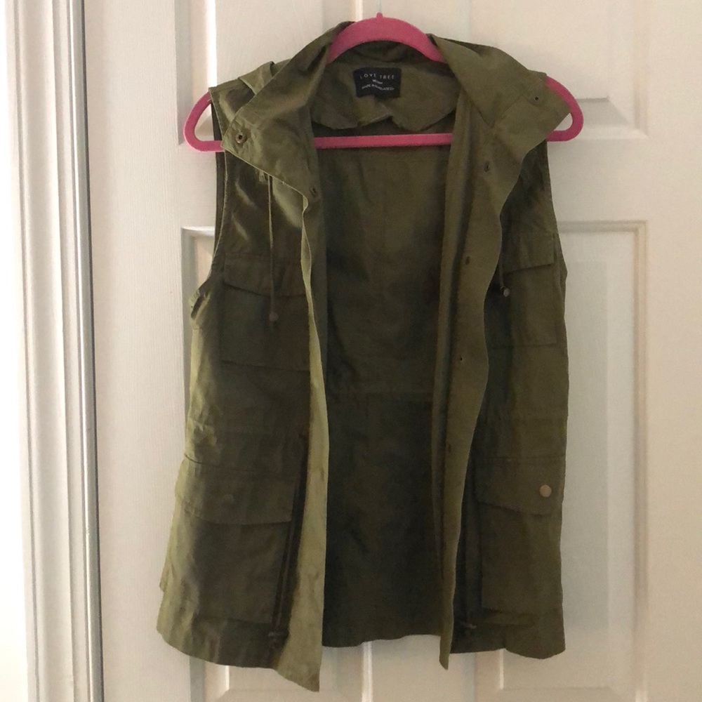 Cargo green vest